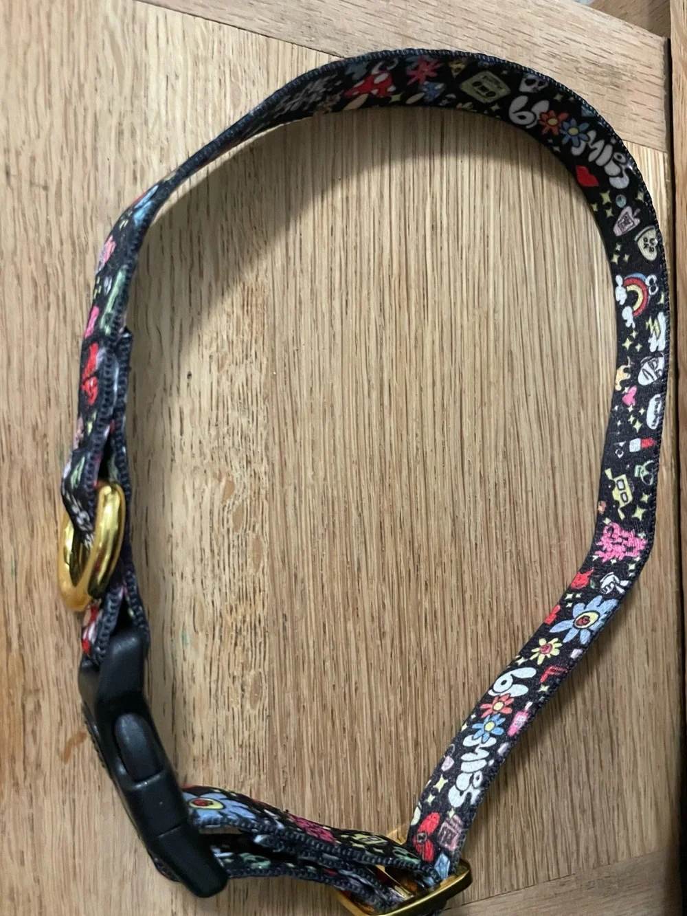NWOT Bloomie's Doodle Gold-Tone & Printed Floral Pattern Adjustable Collar